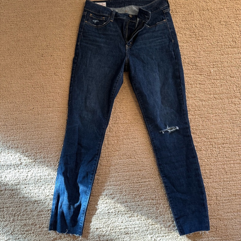 NWOT Gap Universal Jegging size 10/30R midrise